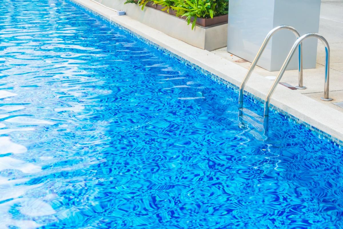 beautiful-luxury-hotel-swimming-pool-resort (1)